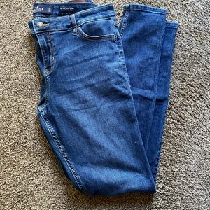 Hollister mid rise super skinny stretch 13r 31/30